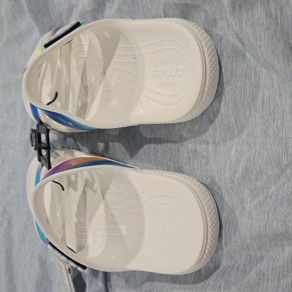 Crocs Unisex Classic Solarized Sandals - Picture 7 of 11